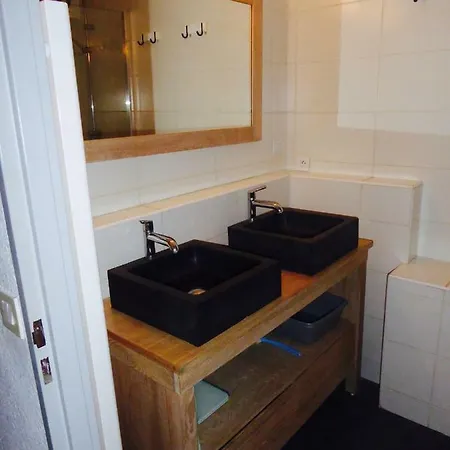 Les Enganes Lägenhet