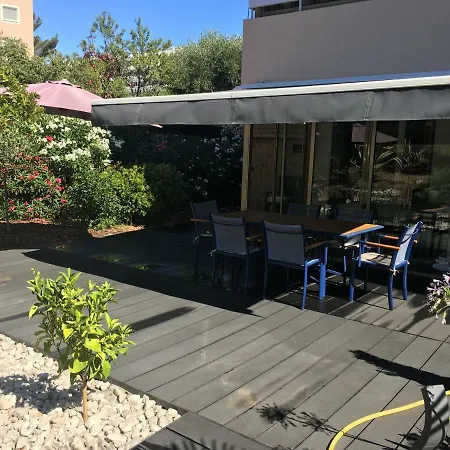 Les Enganes Lägenhet *